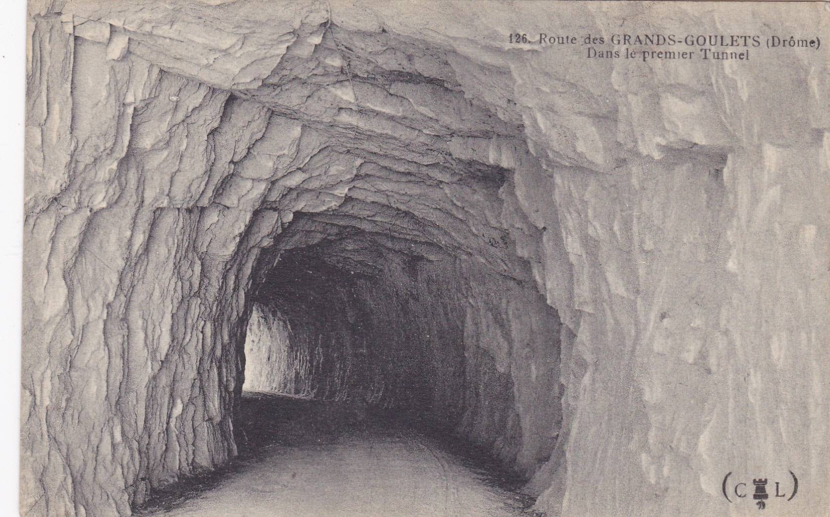 DROME - ROUTE DES GRANDS GOULETS - dans le premier tunnel