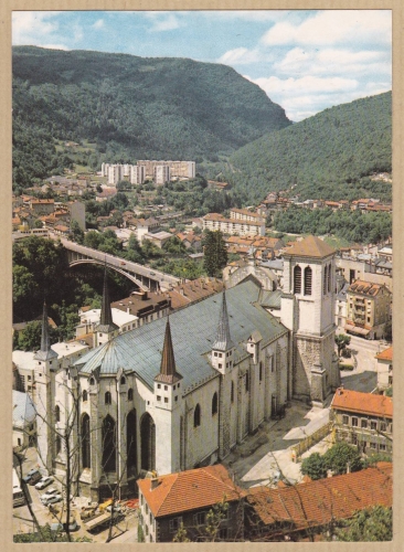 SAINT-CLAUDE - Vue sur la ville - La cathédrale