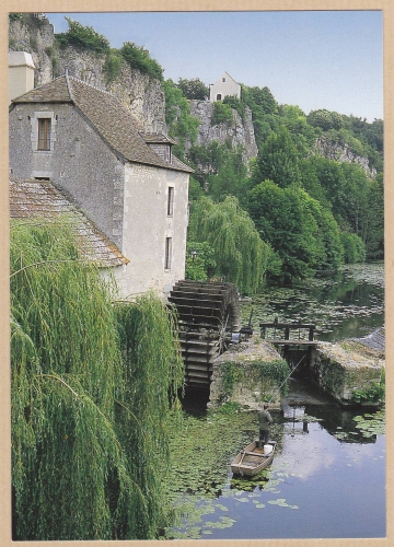 ANGLES SUR L´ANGLIN - Le moulin et sa roue