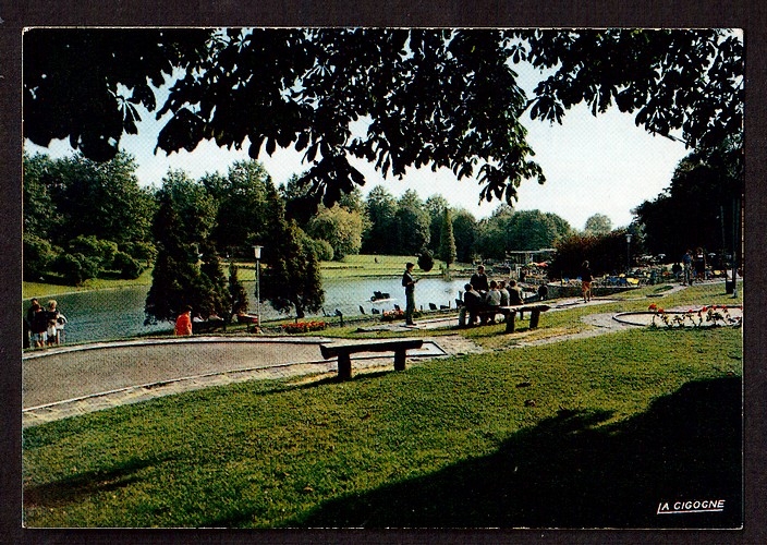 France  CPM Roubaix - le parc Barbieux - le bol d' air