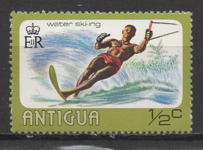 ANTIGUA - SPORT : SKI NAUTIQUE