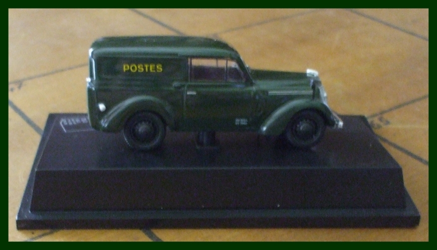 VEHICULE POSTE RENAULT JUVAQUATRE 1946 Ed.Atlas 1/43