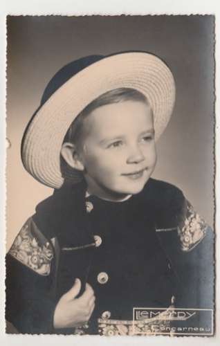 29 carte-photo enfant breton Photographe Le Merdy Concarneau