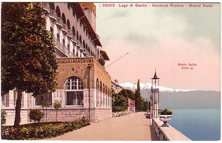 Lac de Garde   Gardone Riviera  Grand Hôtel