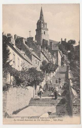  cpa 22 Lannion-Brelevenez  Le Grand Escalier de 114 Marches