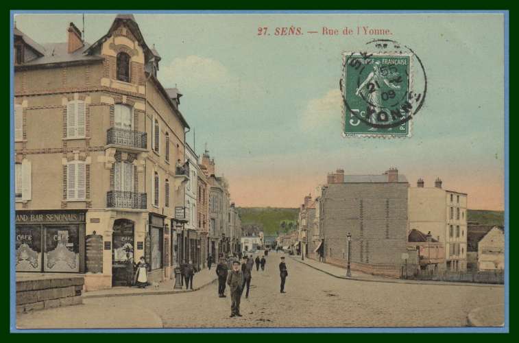 CPA SENS RUE DE L YONNE voy 1909 TB