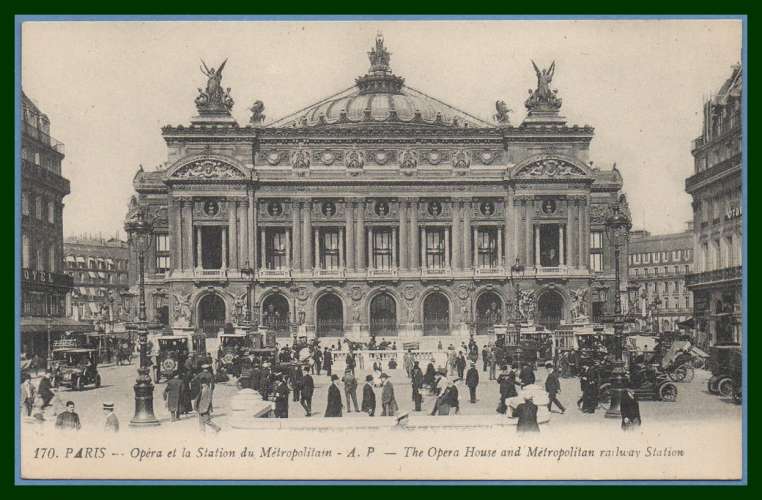 CPA PARIS OPERA ET STATION METROPOLITAIN  non écrite TB