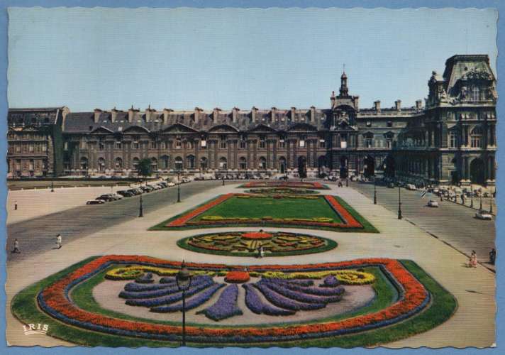 CPSM Paris jardins Louvre non écrite