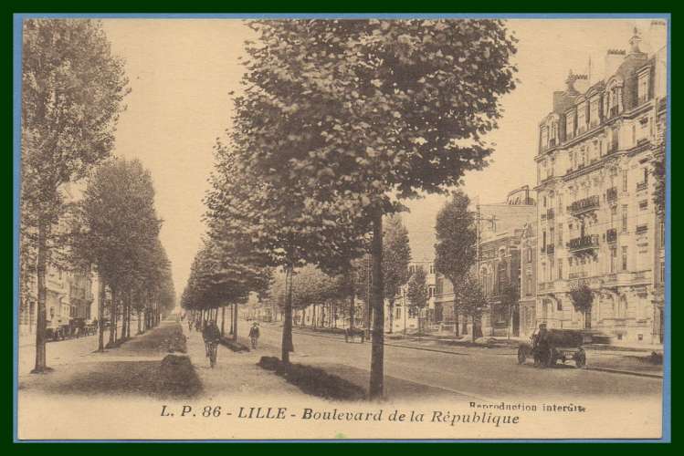 CPA LILLE boulevard République écrite 1932  TB