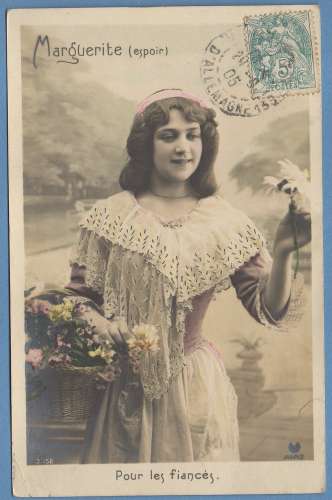 CPA France femme mode.. Marguerite voy 1905