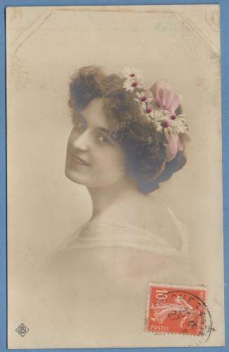 CPA France femme marguerite  fleurs  voy 1910