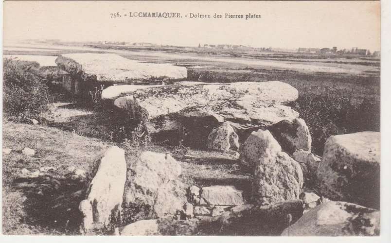  cpsm  56 Locmariaquer Dolmens des pierres plates 