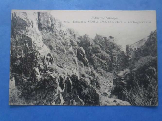 63-Les gorges d'Enval , dos vert