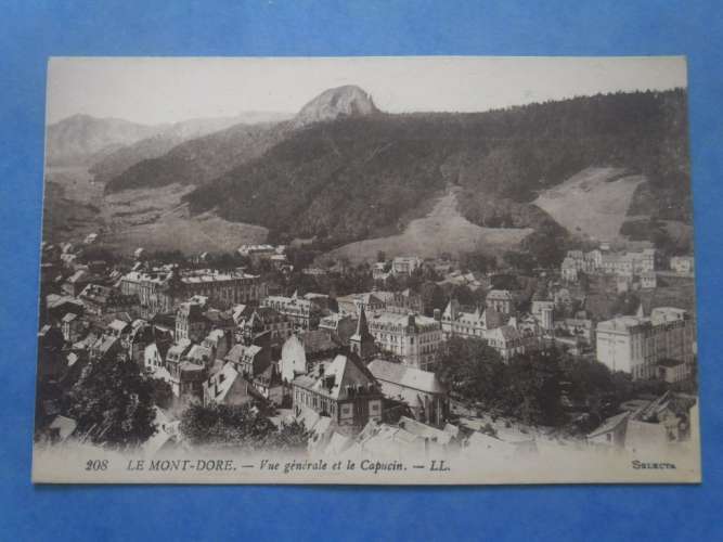 63-LE MONT DORE vue générale , dos vert