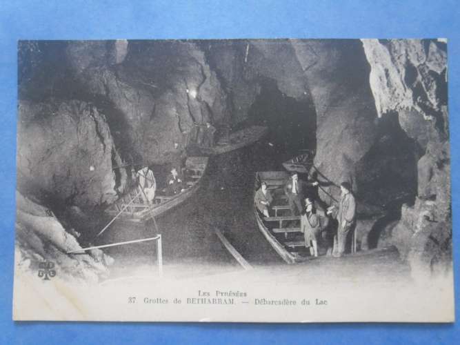 64-BETHARRAM la grotte , débarcadère du lac , animée , dos vert