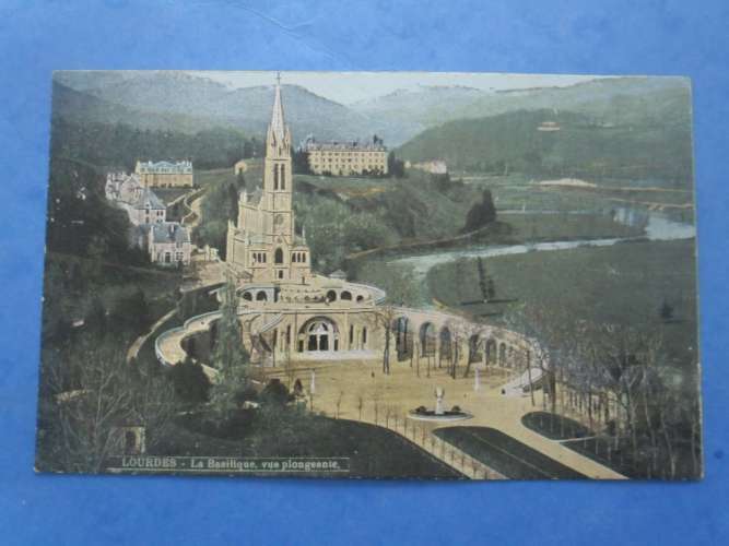 65-LOURDES la basilique , écrite au verso