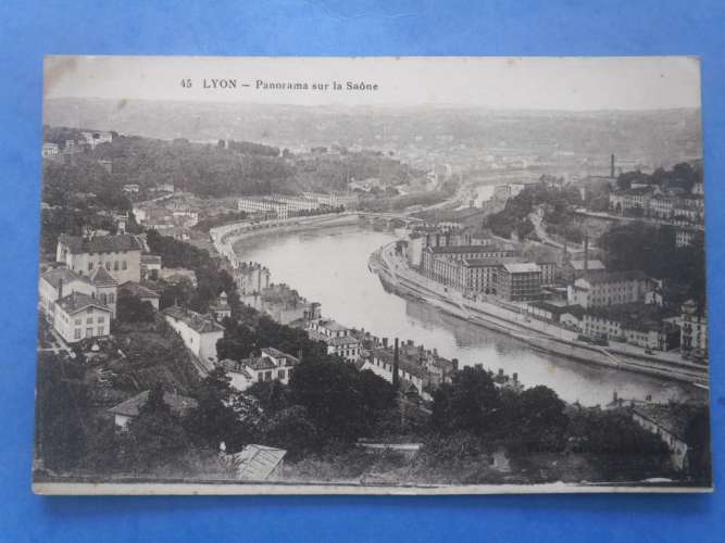 69-LYON panorama sur la Saone