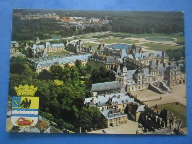 77-FONTAINEBLEAU chateau , vue d'ensemble , écrite au verso