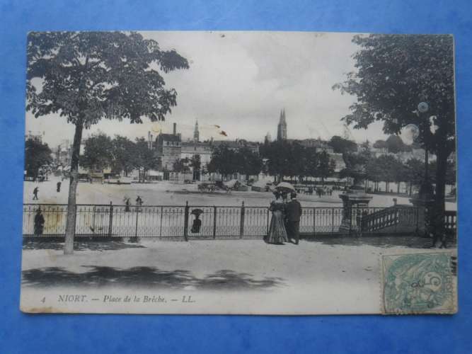 79-NIORT place de la Brèche , circulée en 1906 , dos vert