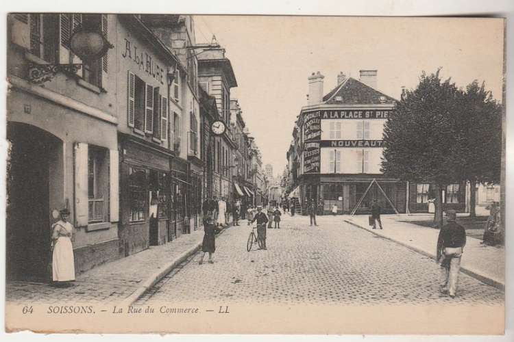 cpa 02 Soissons La Rue du Commerce