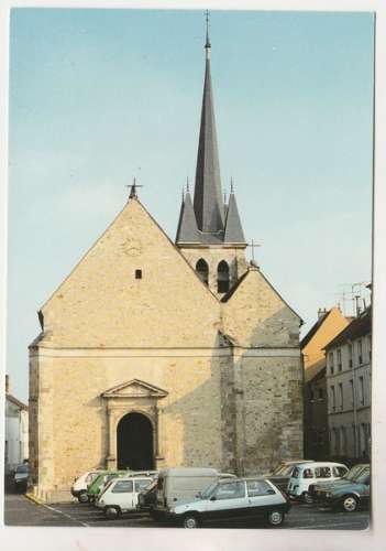 cpm 78 Jouy-en-Josas L'Eglise St Martin ( automobiles )