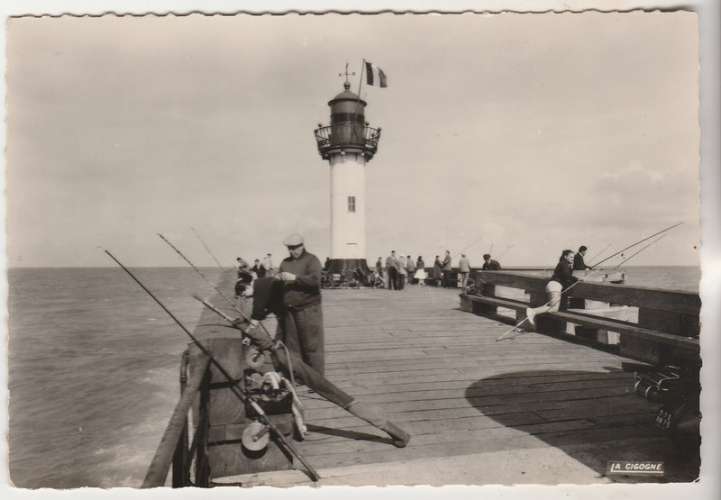 cpsm 76 Dieppe Le Phare  ( pêcheurs à la ligne )