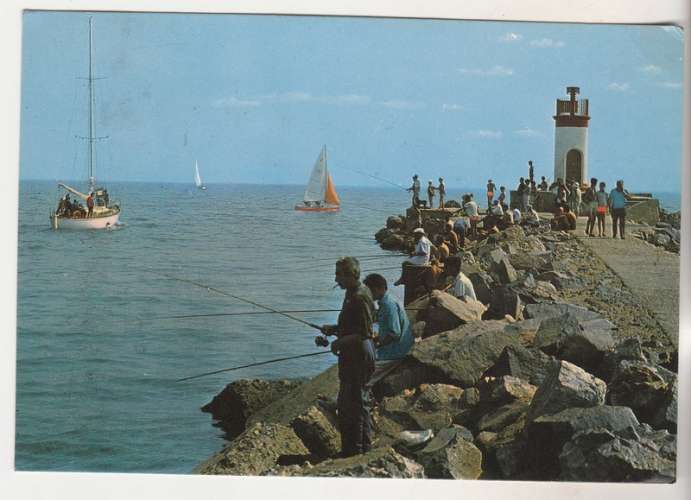 cpm 34 Valras-Plage La digue et le phare