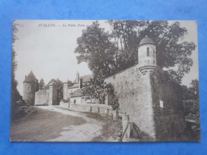 89-AVALLON la Petie Porte