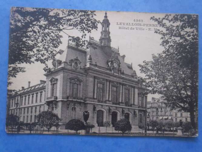 92-LEVALLOIS-PERRET hotel de ville , dos vert