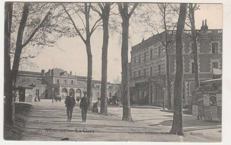 cpa 03 Moulins La Gare