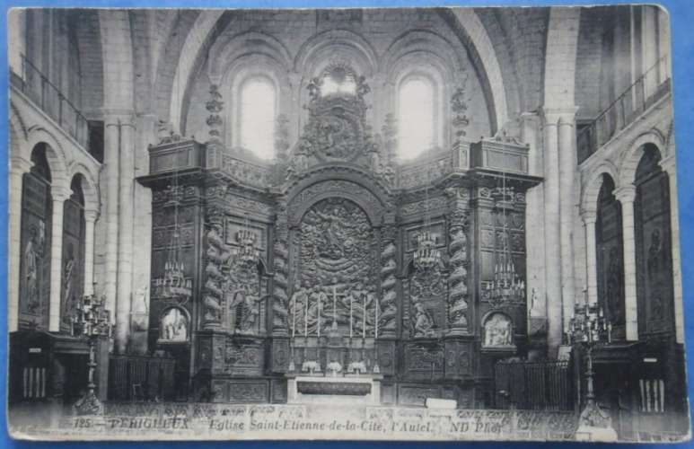 24-PERIGUEUX église St-Etienne , l'autel