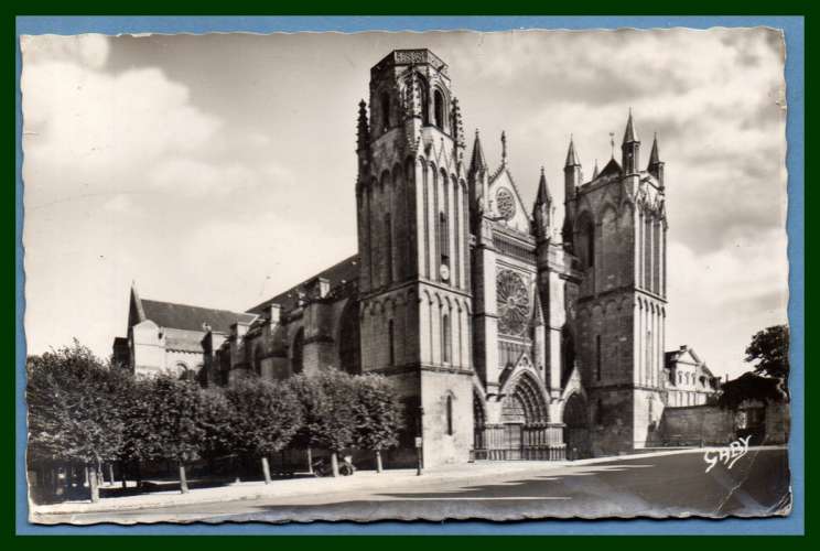 CPSM Poitiers Cathédrale Saint Pierre écrite ed Gaby