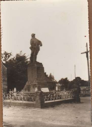 cpsm 22 Laurénan  Le monument aux morts 