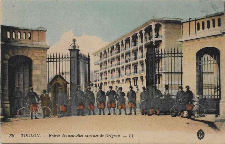 CPA - TOULON. - Entrée des Nouvelles Casernes de Grignan.