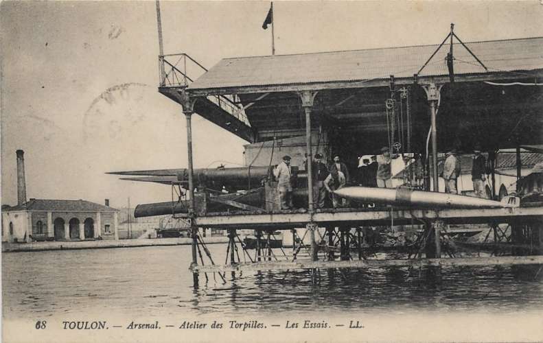 CPA - TOULON. - Arsenal - Atelier des Torpilles, Les Essais.