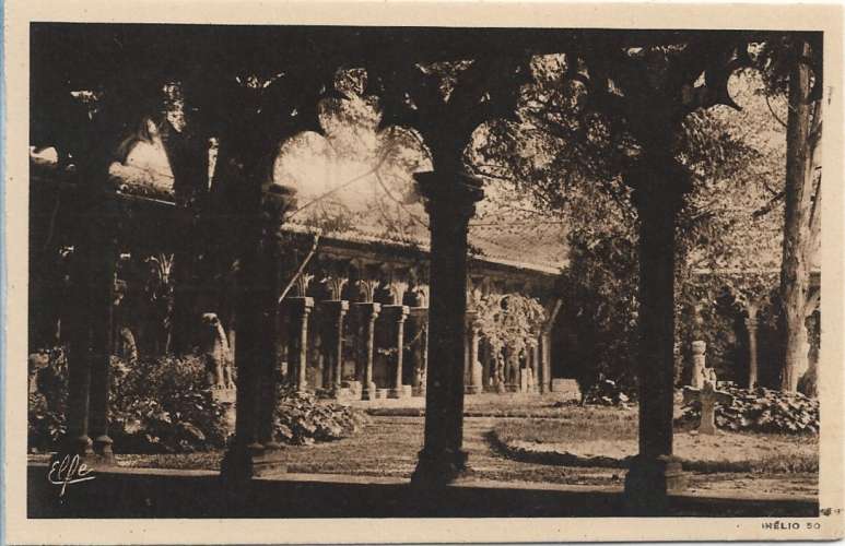 CPA - TOULOUSE. - Le Musée, Grand Cloitre des Augustins ( XIVe Siècle).