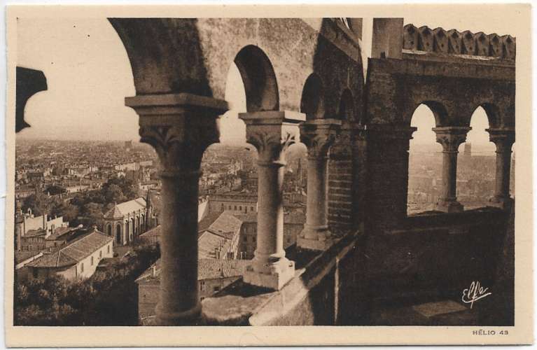 CPA - TOULOUSE. -Panorama Pris du Clocher de Saint-Sernin.