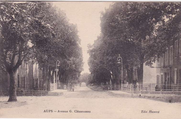 CPA - AUPS - Avenue G. Clémenceau.