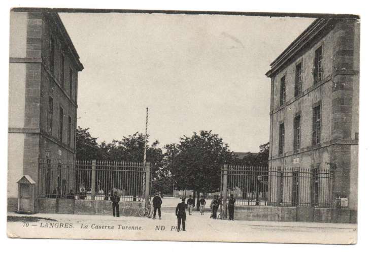 cpa 52 Langres La Caserne Turenne