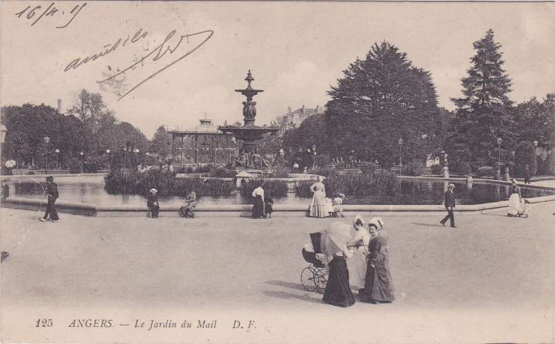 CPA - ANGERS - Le Jardin du Mail.