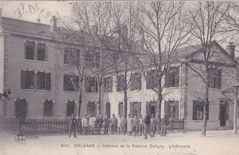 CPA - ORLÉANS - Intérieur de la Caserne Coligny, l'Infirmerie.