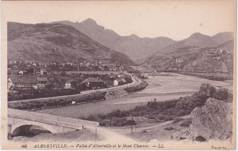 CPA - ALBERTVILLE - Vallée d'Albertville et le Mont Charvin.