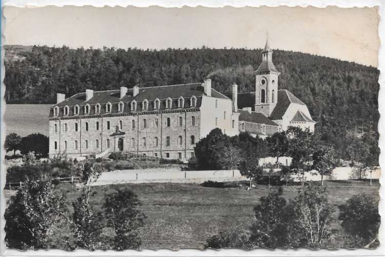 CPSM - NOTRE DAME DES NEIGES - Façade de l'Abbaye.