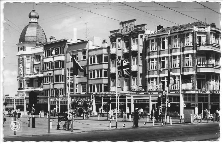 CPA - COXYDE BAINS (Belgique) - Place Teirlinck.