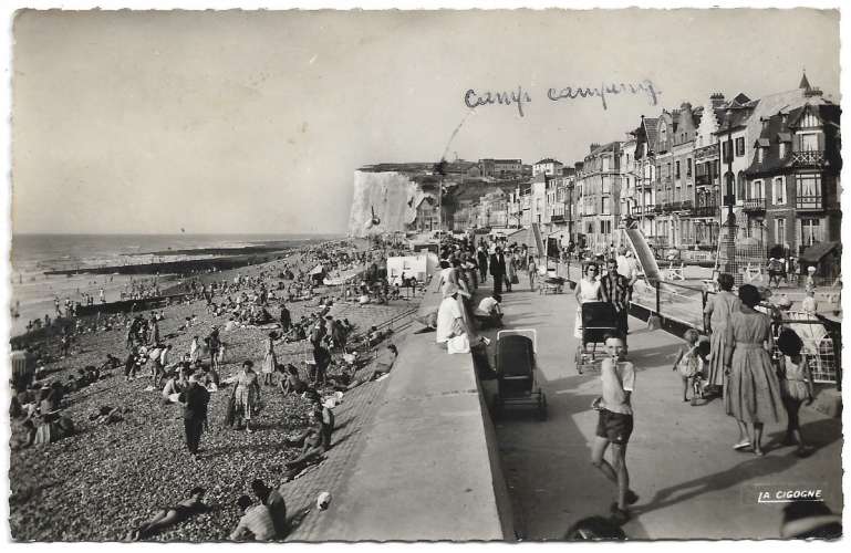 CPA - MERS LES BAINS - La Plage et l'Esplanade.