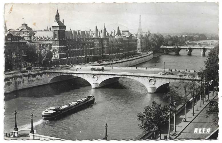 CPSM - PARIS - La Conciergerie et le Pont au Change.