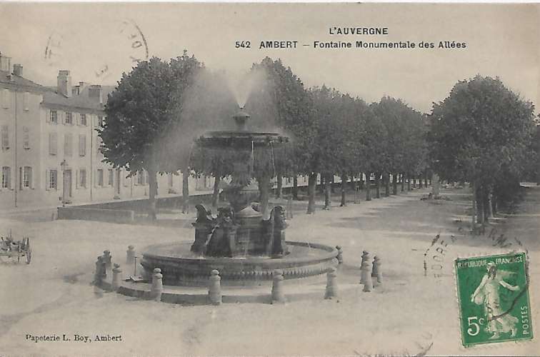 CPA - AMBERT - Fontaine Monumentale des Allées.