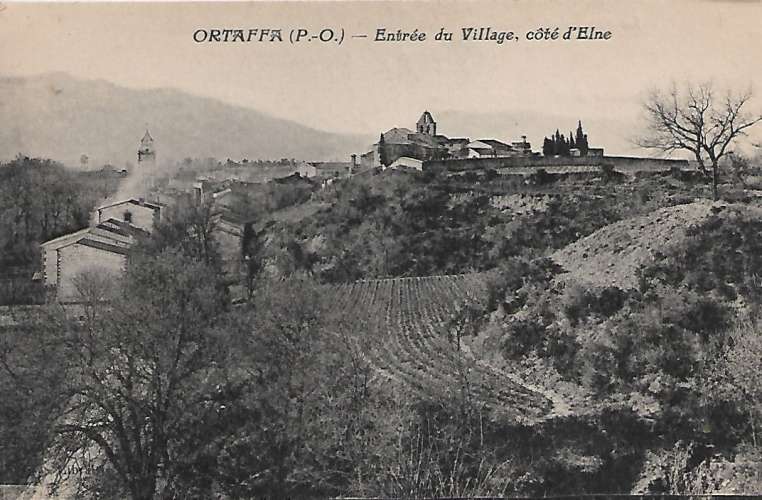 CPA - ORTAFFA - Entrée du Village, Côté d'Elne.