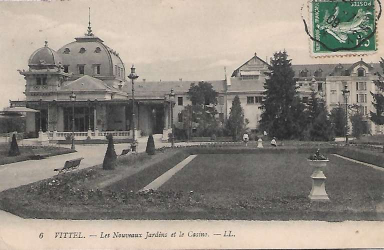 CPA - VITTEL - Les Nouveaux Jardins et le Casino.