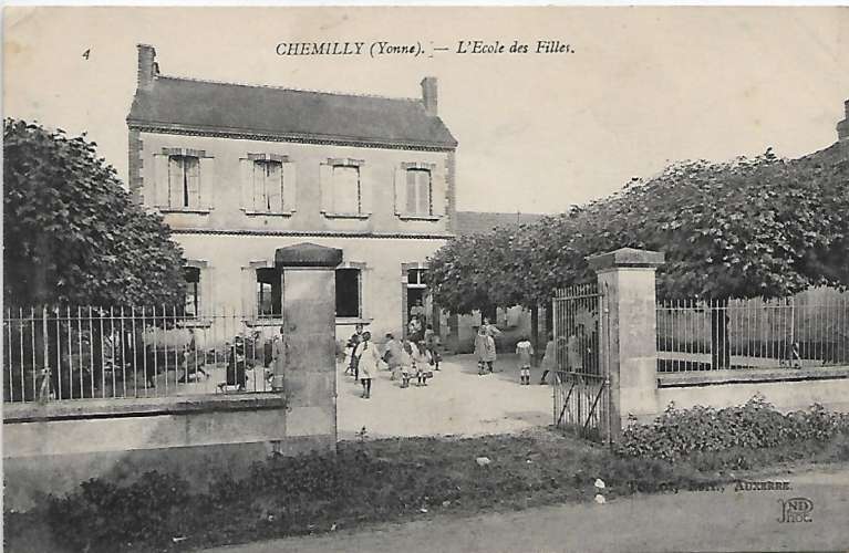 CPA - CHEMILLY - l'École des Filles.